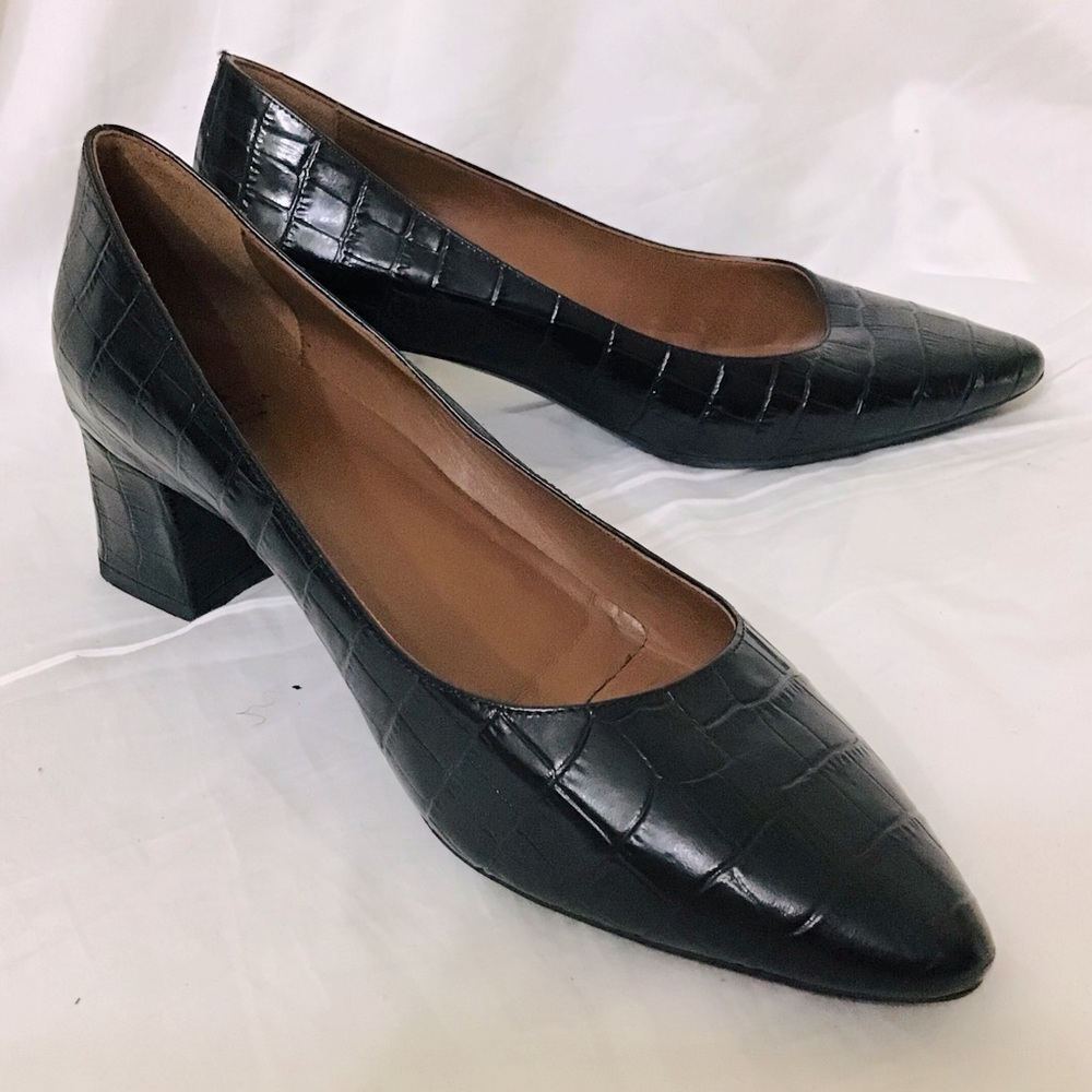 Aquatalia Croc Embossed Pump